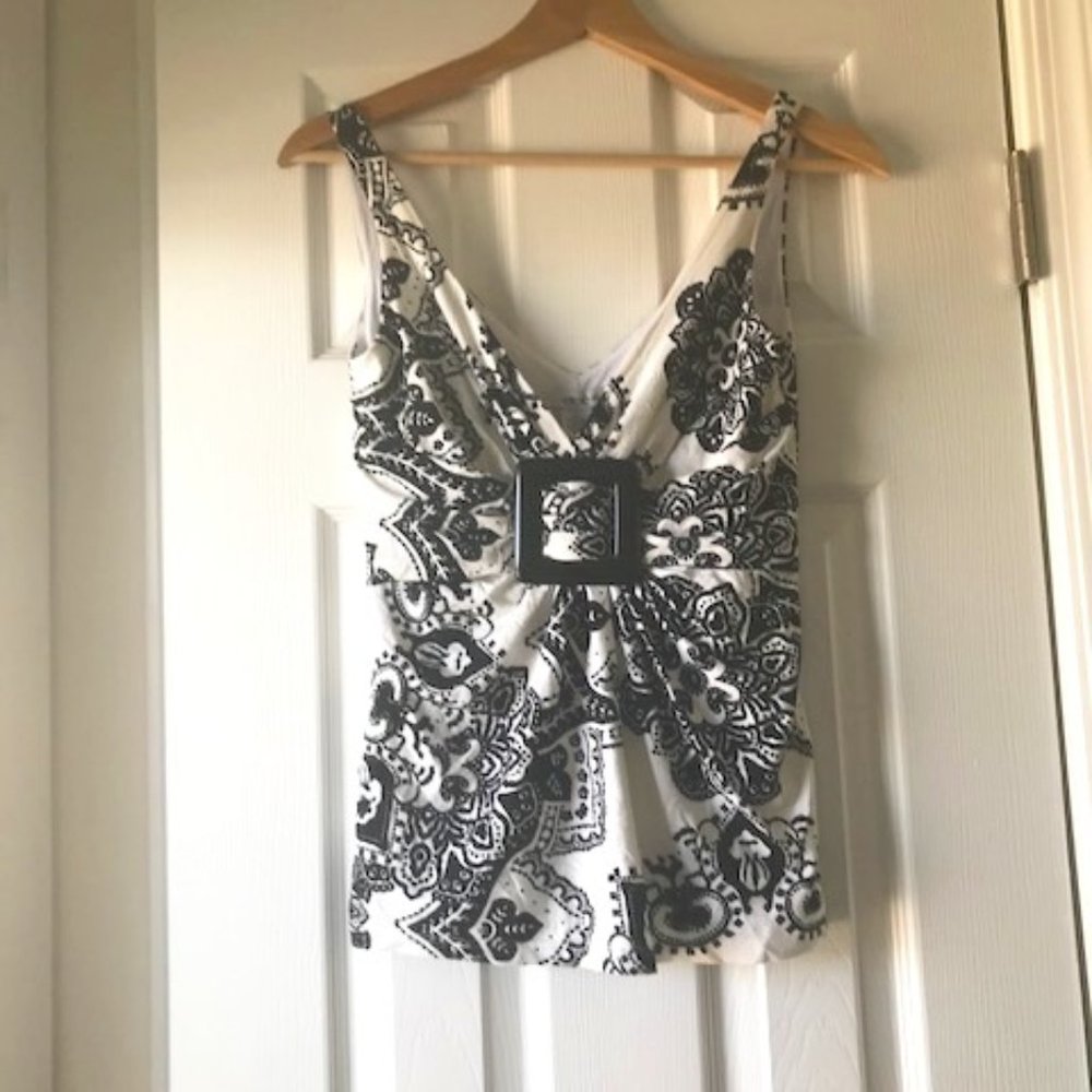 Cache sleeveless v neck tank gathered at bust xs